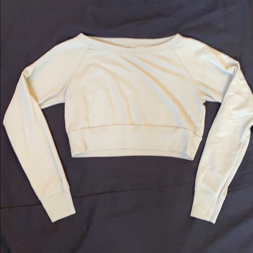 Short sweatshirt